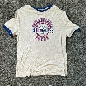 Mens XL Philadelphia 76ers tshirt